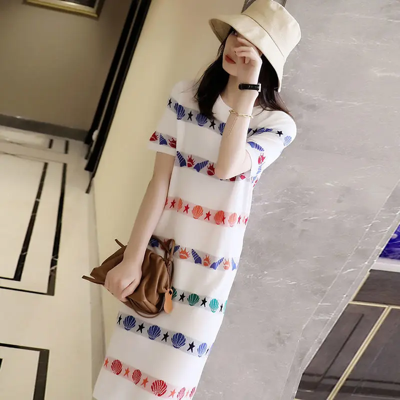 

2021 new feminine straight slim print dress