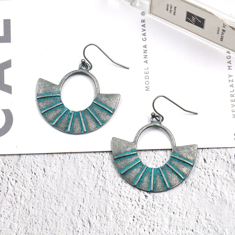 

Retro Retro Alloy Earring Women's Graceful Personality Scallop Earrings India Popular Fashion Sold Jewelry Gift