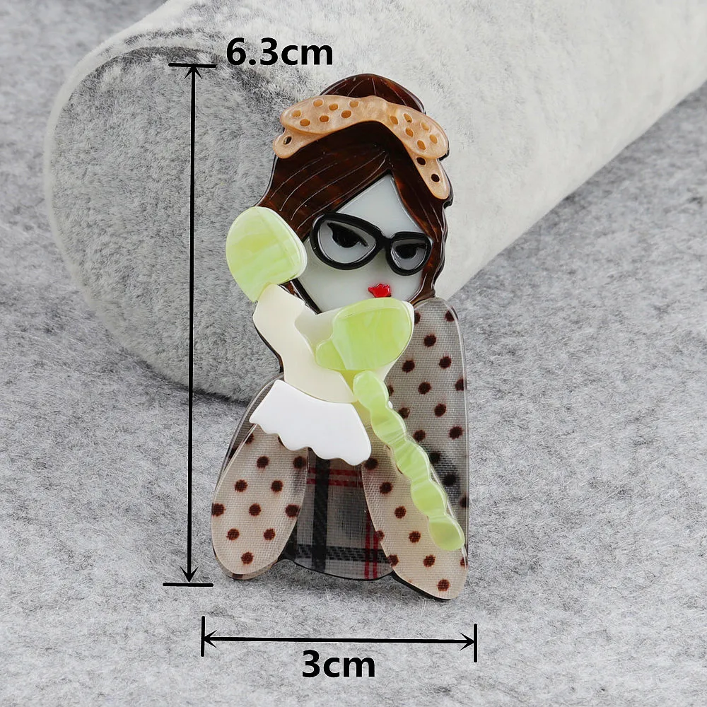 New Design Lovely Girl Answering Phone Acrylic Brooches And Pins Cute Lady Big Resin Brooch Badges Fashion Women Party Jewelry