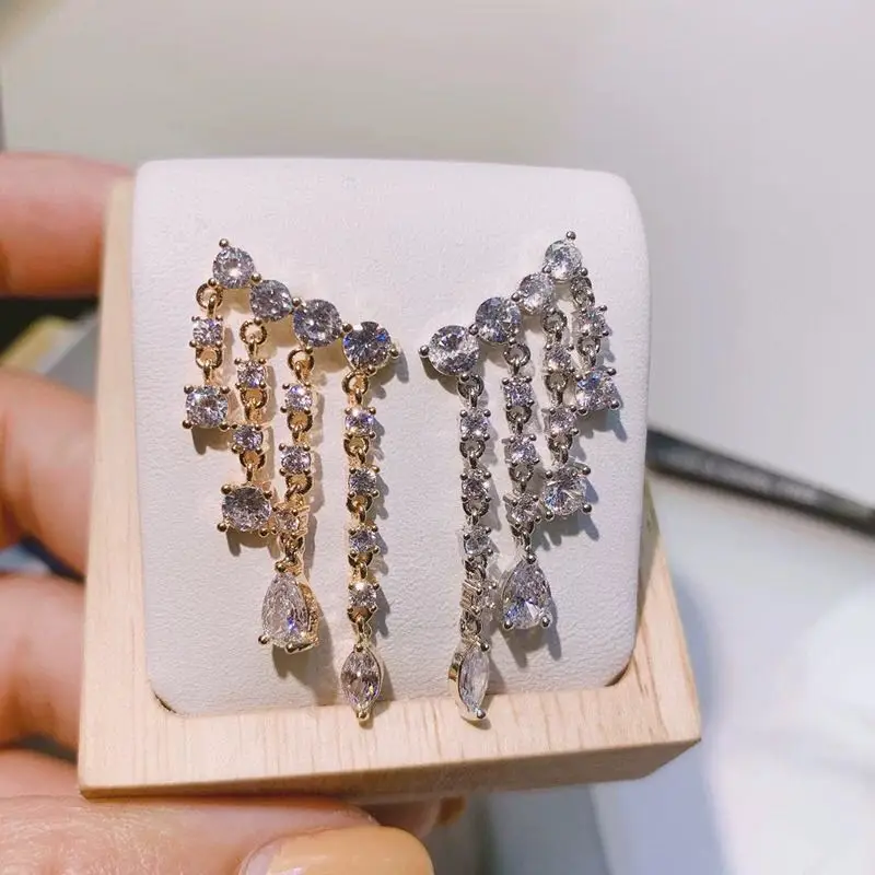 Женские серьги-гвоздики с кисточками фианитом | Украшения и аксессуары