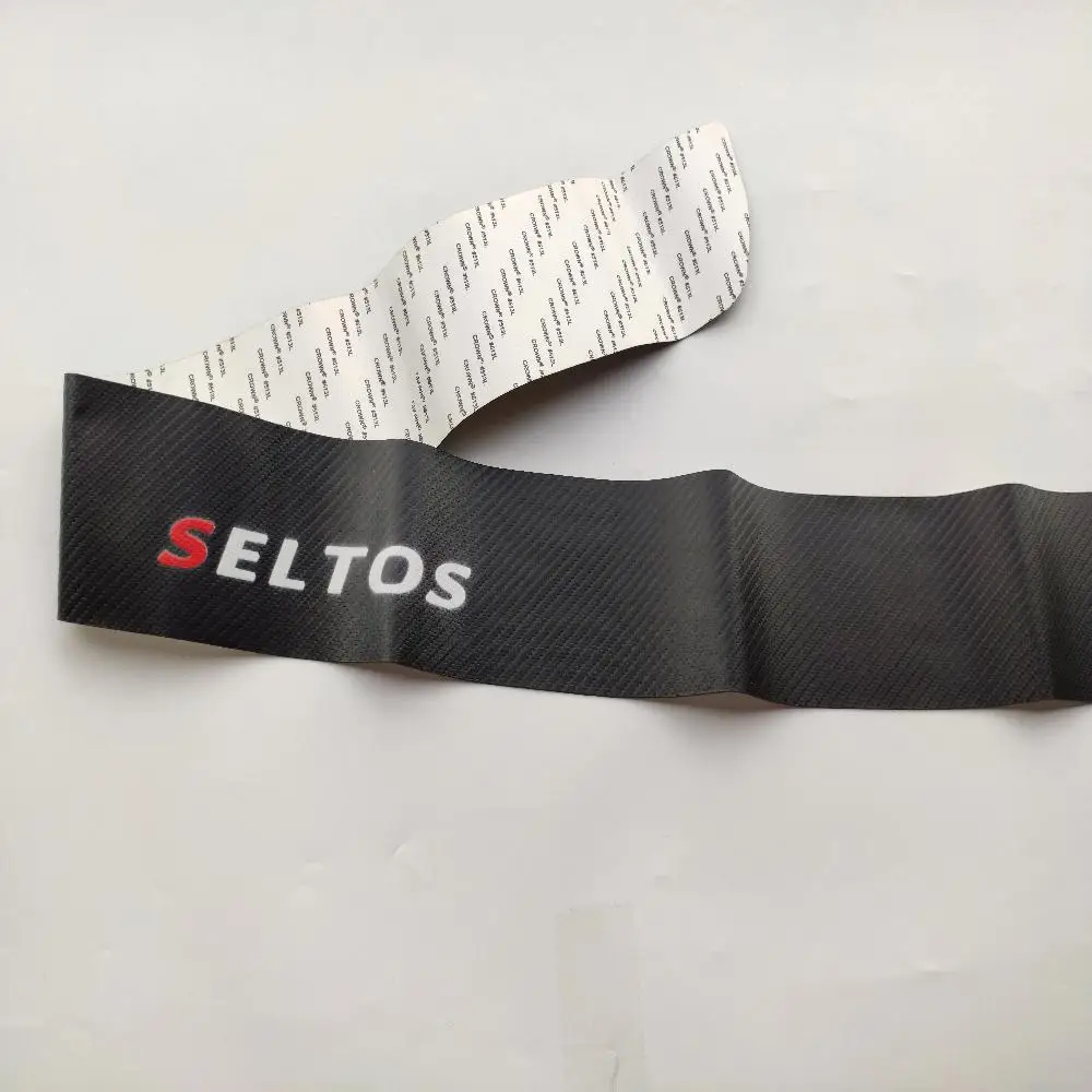 Для KIA SELTOS 2020 Накладка на порог багажника наклейка из углеродного волокна и кожи