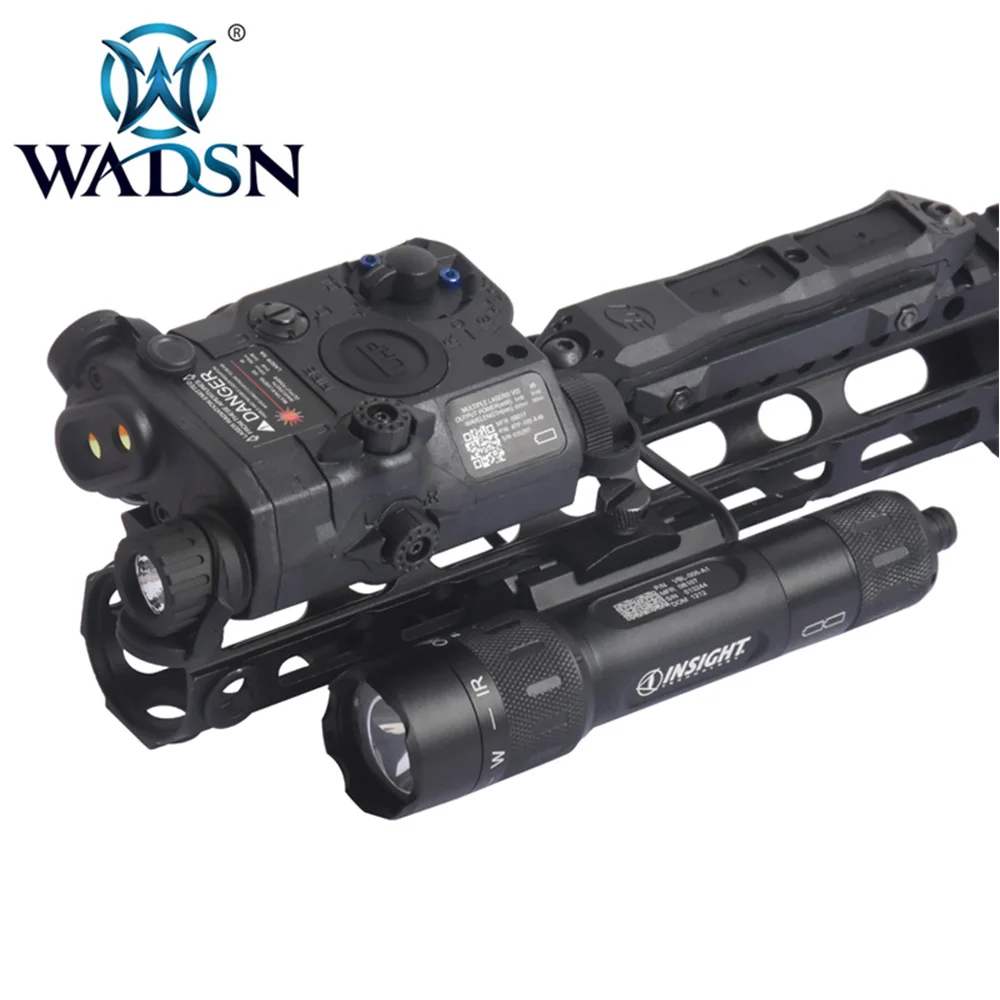 

WADSN WMX200 Tactical Flashlight+Airsoft PEQ 15 LA-5C UHP VER-Green/IR Laser+Remote Pressure Switch Softair Weapon Light Kits