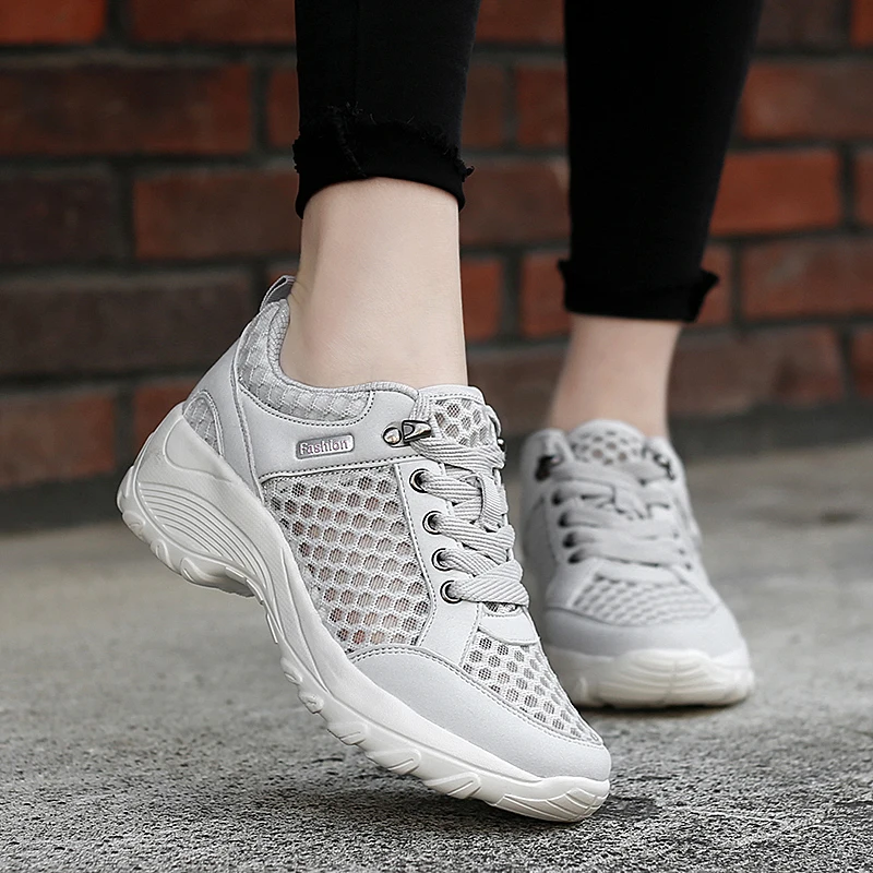 

2021 Lightweight Women's Sneakers Running Shoes Outdoor Sports Shoes Breathable Mesh Shoes Comfortable Cushion Shoes 42