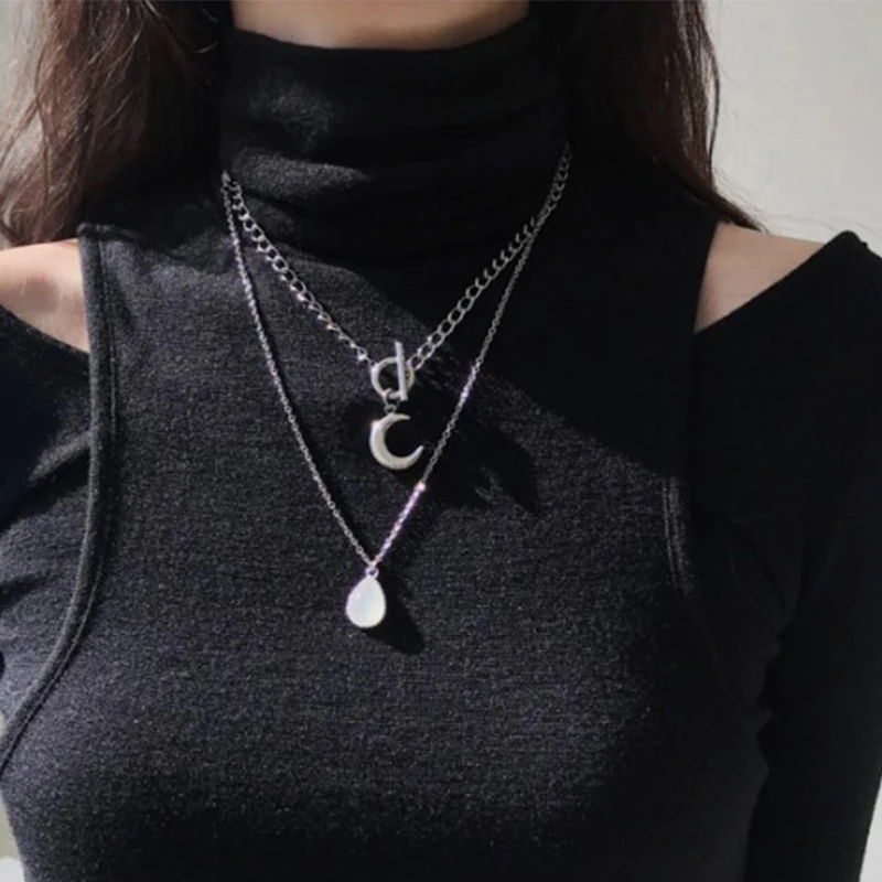 Цепочка с подвеской в виде Луны серебристого цвета|Колье| |
