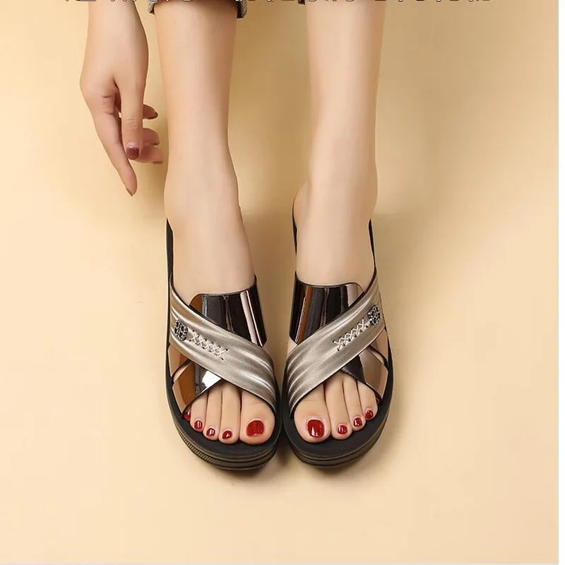 Women's Slippers Sandals 2020 New Women Slipper Summer Outdoor Flat Slipper Woman Slippers Sandals Fashion Shoes