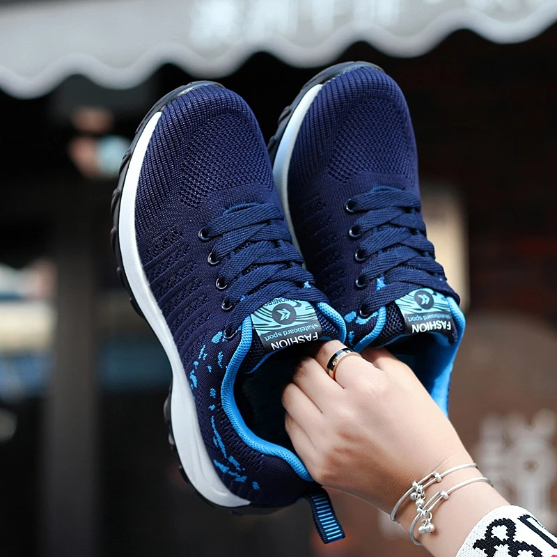 Женские теннисные туфли кроссовки на толстой танкетке дышащая сетчатая обувь