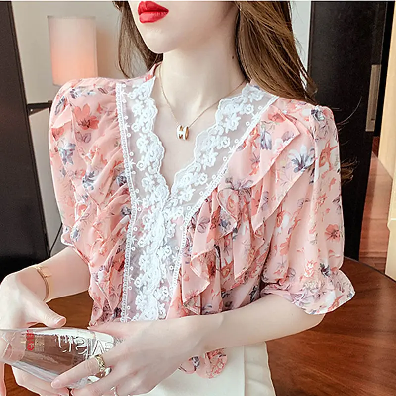 

Floral Chiffon T-shirt 2021 spring and summer new temperament lace stitching top Ruffle short sleeve foreign style T-shirt
