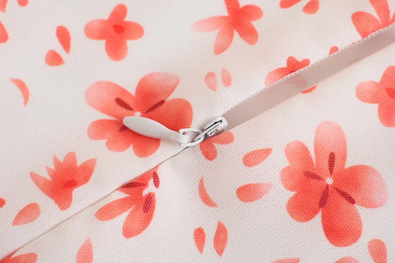 

Splend Moda 2021 Summer New Chic French Print Chest Lace-Up Folds Sexy Backless Elastic A-Line Dress Women Zipper Vestido