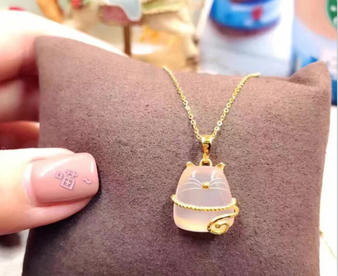 Ожерелье из халцедона с позолоченным серебряным котом дракона Восточного кода