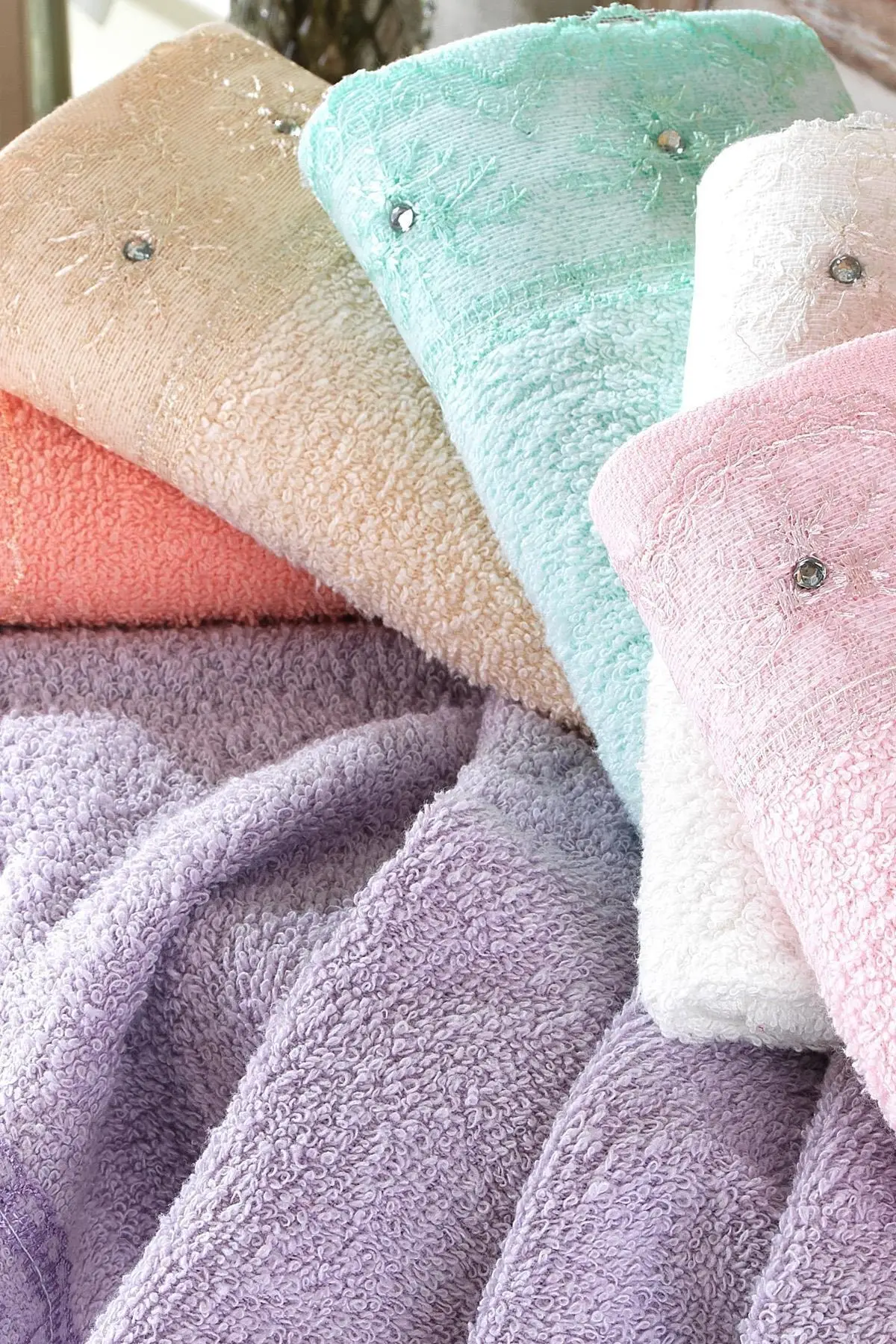 

Premium Lacy Laced 6 Pieces Towel Set