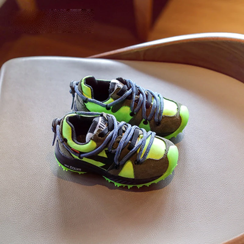 Весенние детские спортивные кроссовки брендовые мягкие для мальчиков