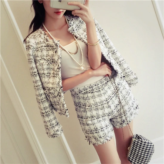 

Women's suit 2022 Spring Tweed 2 Piece Set Women Slim Plaid Short Set Fashion Fringed Trim Jacket Coat + Tassels Short Suit