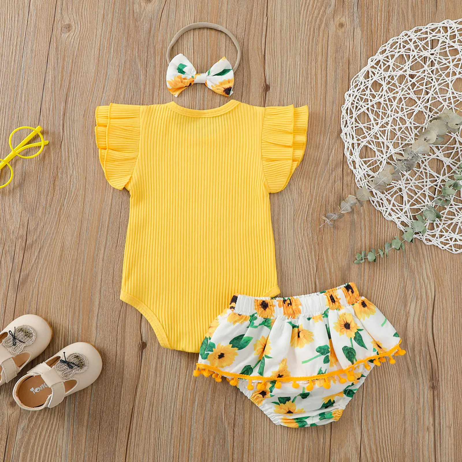 

Girl's Three Piece Set Infant's Ribbed Solid Crew Neck Fly Sleeve Romper Sunflower Printed Shorts Hair Band Summer Clothes
