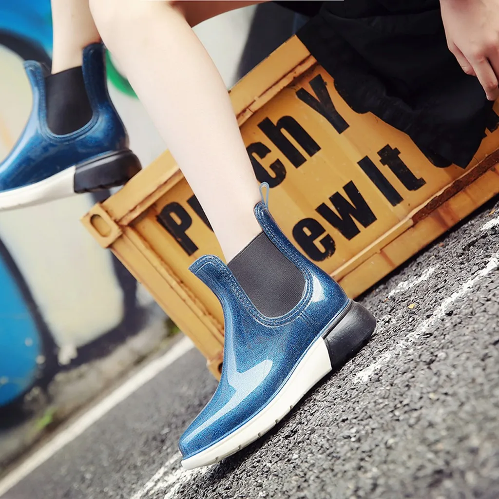 Short Rain Boots for Women Fashion Slip-On Flashing Waterproof booties European Ladies shoes ботинки женские зимние new