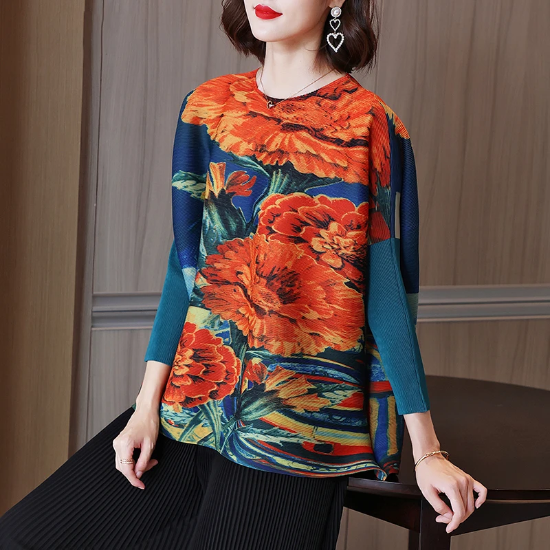 

Tops For Women 2021 Autumn New Big Flower Printed Loose Stretch Miyake Pleated Round Neck Fashion Short T-Shirt