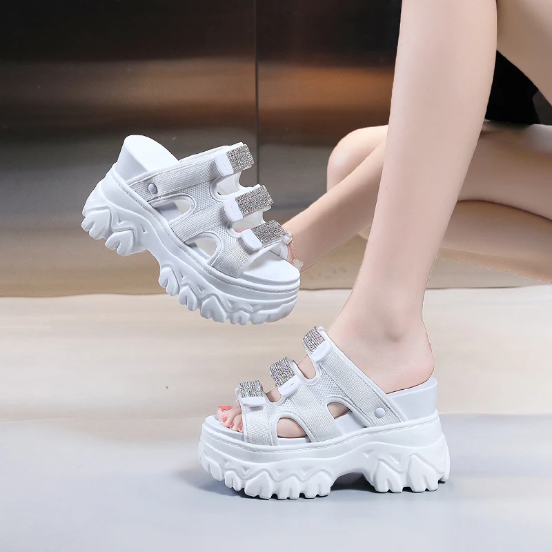 

Increased Slippers Women Wear Summer 2021 New Net Red Fashion Rhinestone Sponge Cake Thick Bottom Velcro Sandals and Slippers