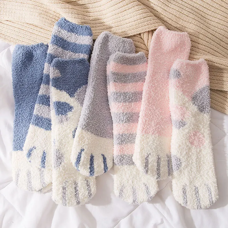 

Japanese Cartoon White Socks for Women Cute 3d Dog Cat Paw Pattern Female Fleece Warm Funny Socks Kawaii Home Floor Sleeping