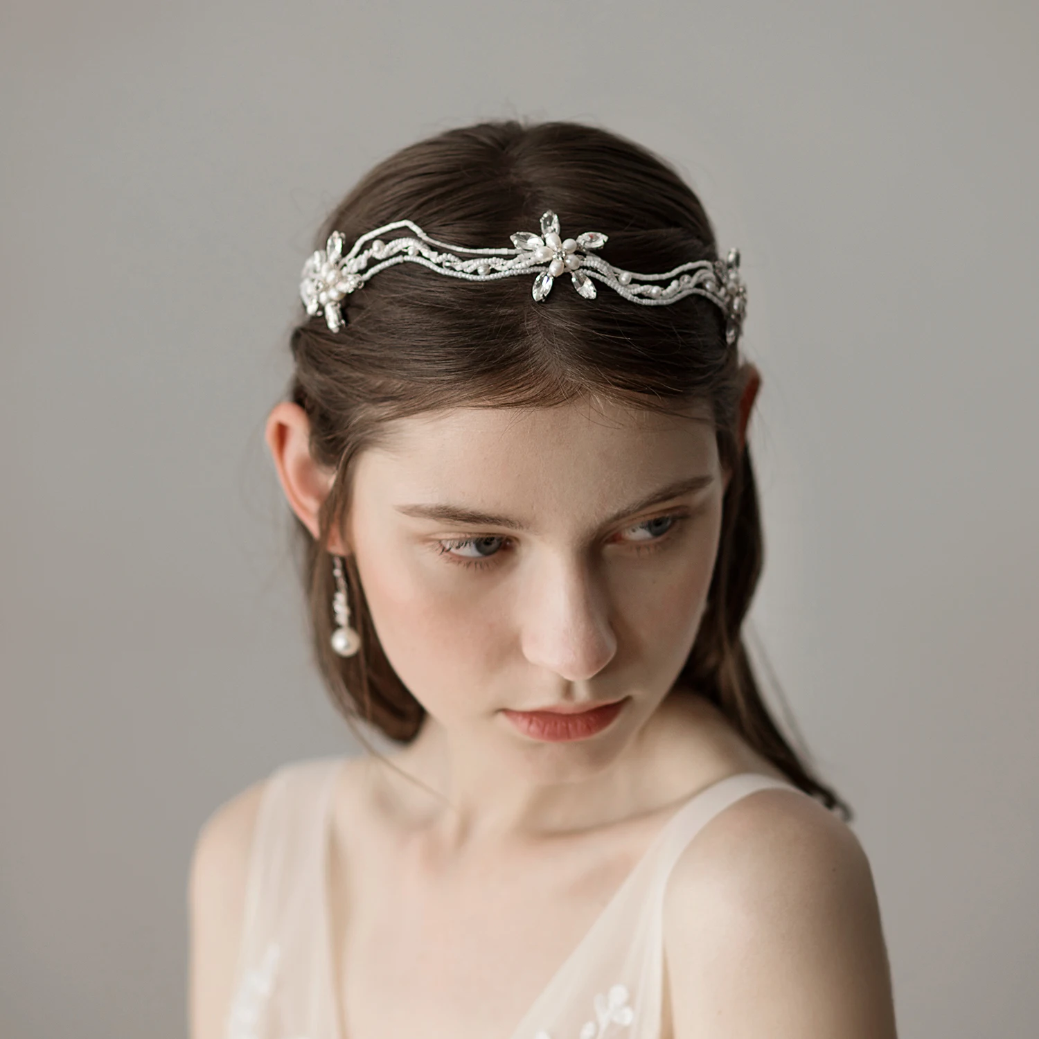 

O336 Luxurious Wedding Bridal Headdress Pearl Chain Rhinestone Beads Flower Marriage Bride Headband Women Pageant Perform Tiara