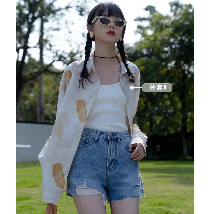 

2021 new summer small straight tube loose hole denim shorts women's high waist thin versatile wide leg hot pants [delivery