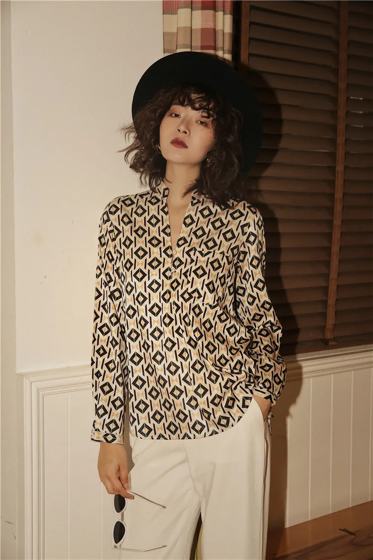 Винтажная атласная блузка CHEERART Pop женский топ с V-образным вырезом и жемчужными