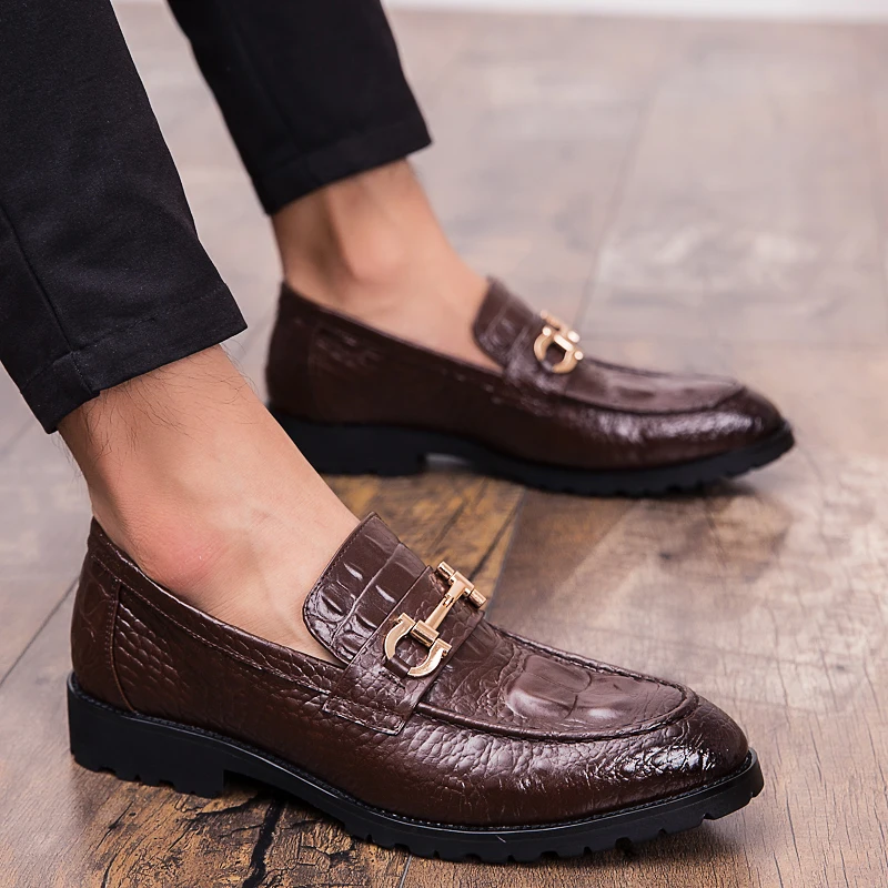 

new men's shoes fashion casual Pointed shoes leather men's Comfortable breathable and non-slip shoes British business shoes