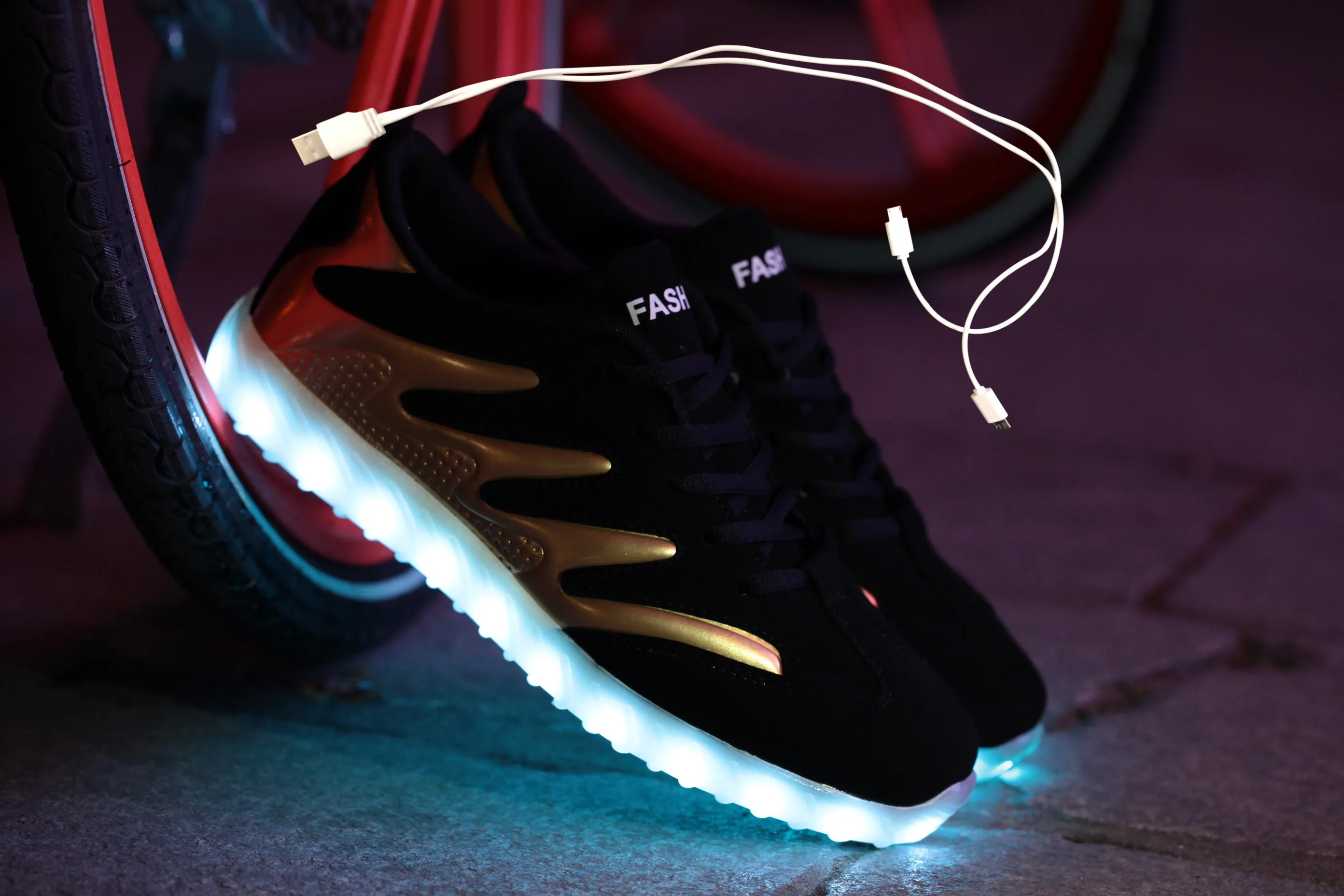

Size 35-44 Adult Unisex Womens&Mens 7 Colors Kid Luminous Sneakers Glowing USB Charge Boys LED Shoes Girls Footwear LED Slippers