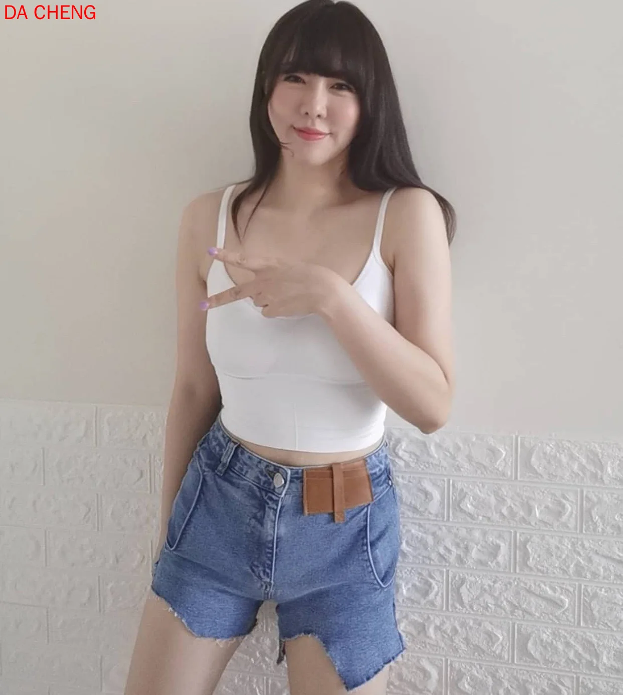 

2020 Spring and Summer ADER Personalized Tailoring Washed and Old Ladies Denim Shorts
