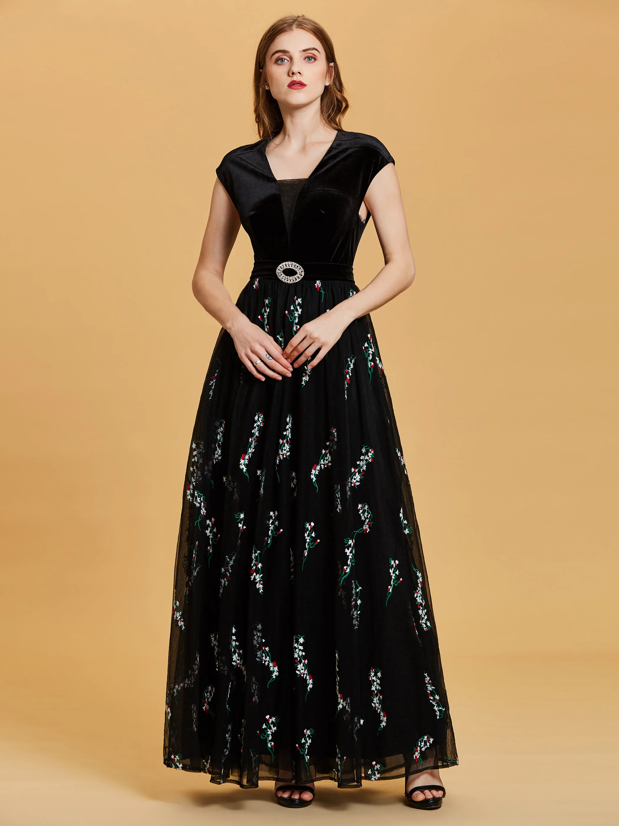 Женское вечернее платье из тюля с цветочной вышивкой элегантное рукавами