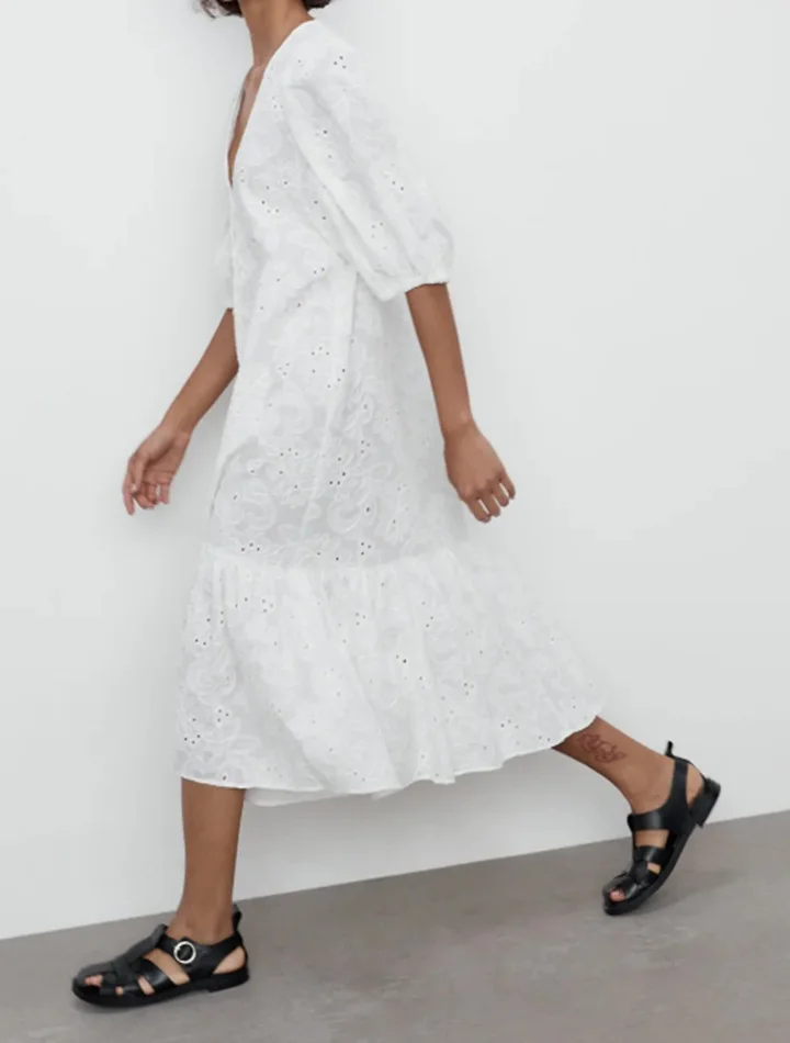 

Spanish voice women's ZP embroidery dress