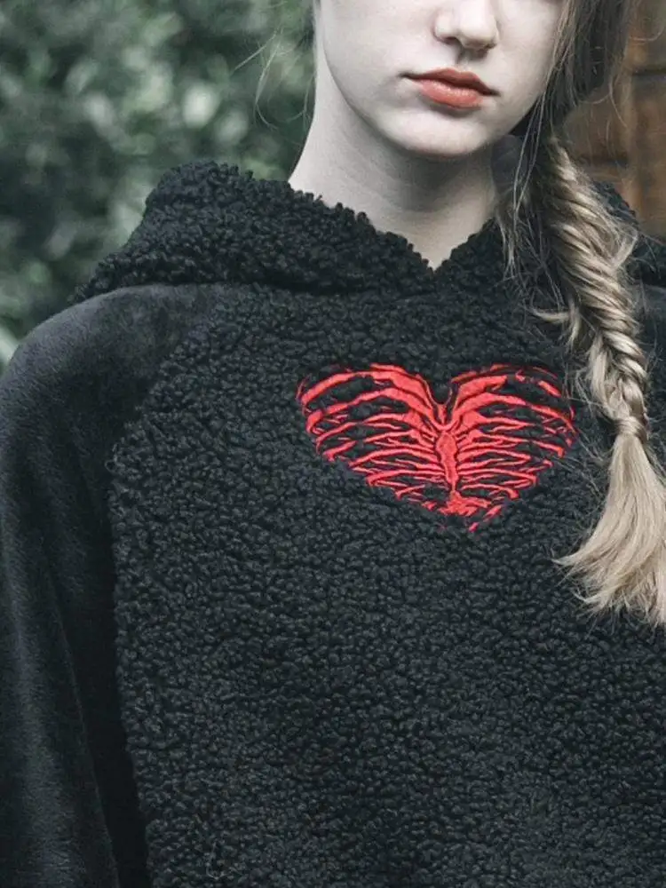 Панк рейв женские готические Сердца Вышитые Лоскутные замшевые толстовки PT-419WY |