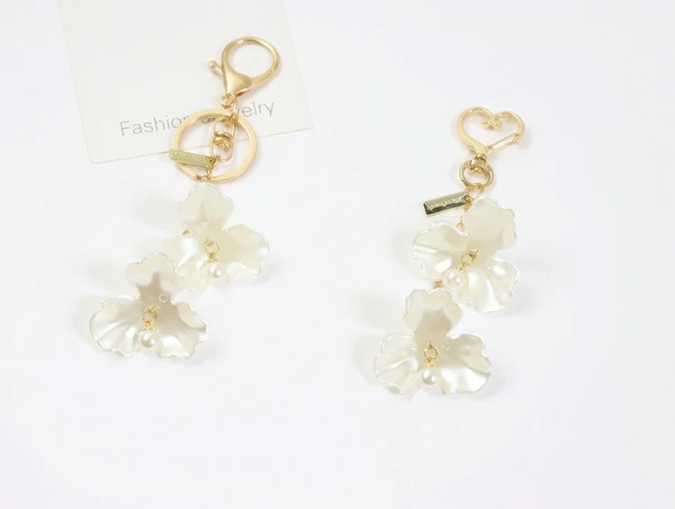 

Cute Heart Keychain Women Girl Korean Fashion Shell Pearl Key Chain Bag Charms Gold Key Ring Trinket Airpods Key Accessories Hot