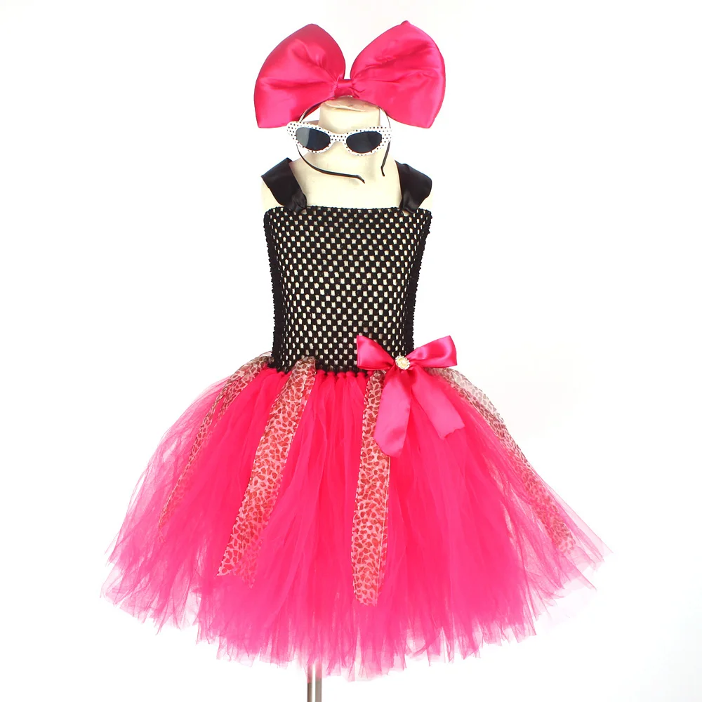 Женское платье-пачка с бантом и повязкой на голову |