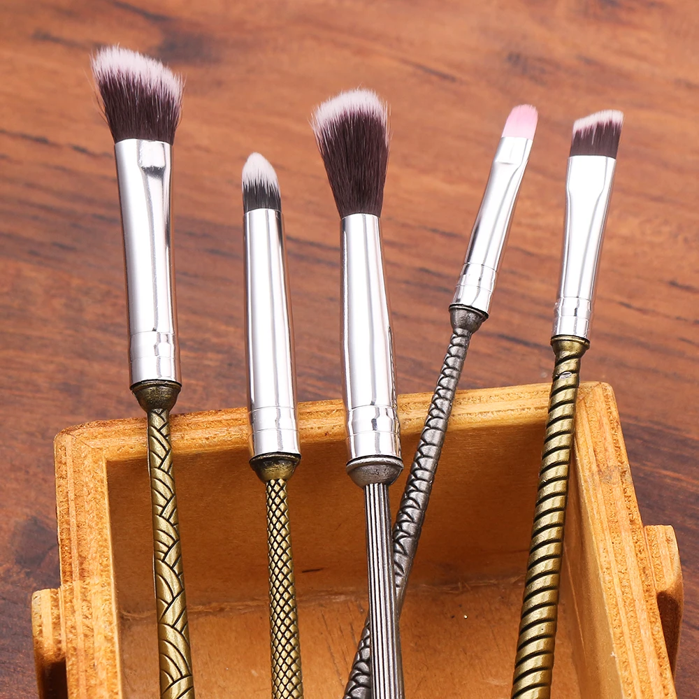 Movie Makeup Brushes Set Hogwarts Magic School Badge Enamel Animal Cosmetics Pro Eyeshadow Brush Eyebrow Lip Makeup Tool Kit