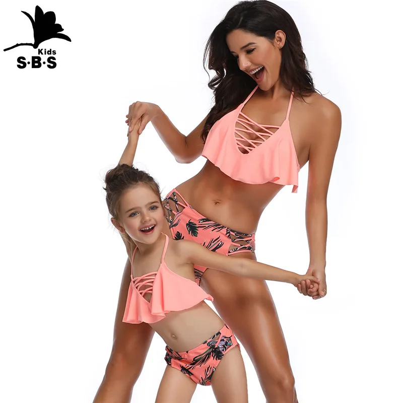 Купальный костюм для мамы и дочки с цветочным принтом Семейный купальный Женский