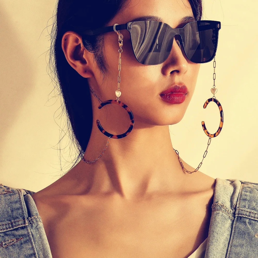 

Fashion Eyeglasses Chain CC Leopard Beaded Trendy Women Outside Casual Sunglasses Accessory Necklace Gift Mask Hanging Rope
