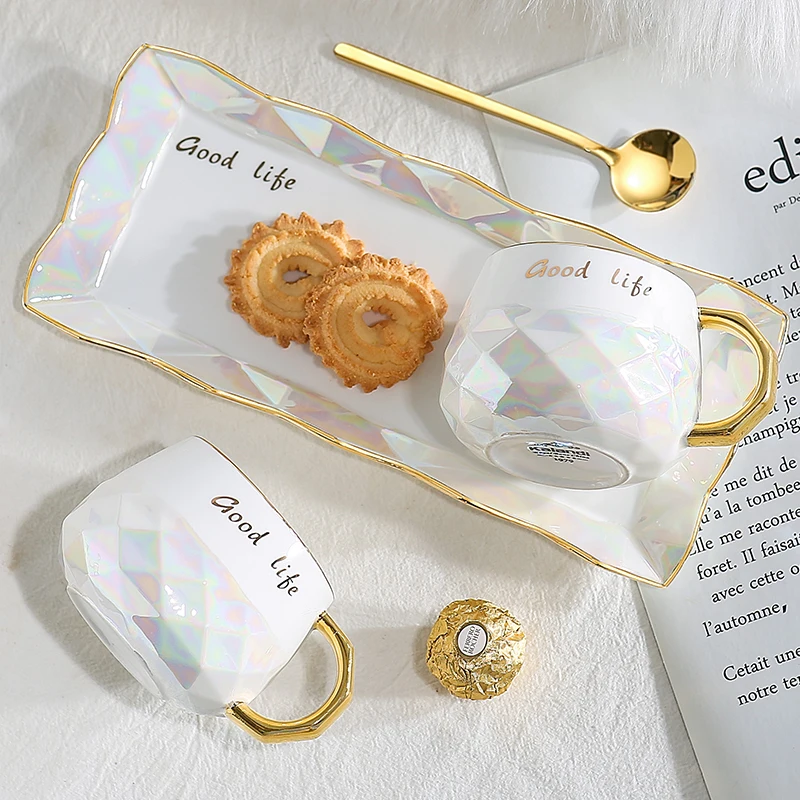 Роскошная простая керамическая чашка в скандинавском стиле Современная с ложкой