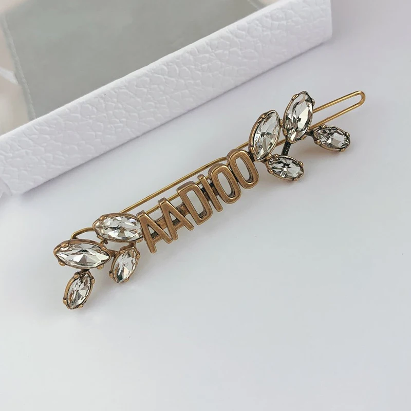 

C1961 European and American retro hairpin inlaid with A zircon leaf heart-shaped brass letter simple Korean headdress