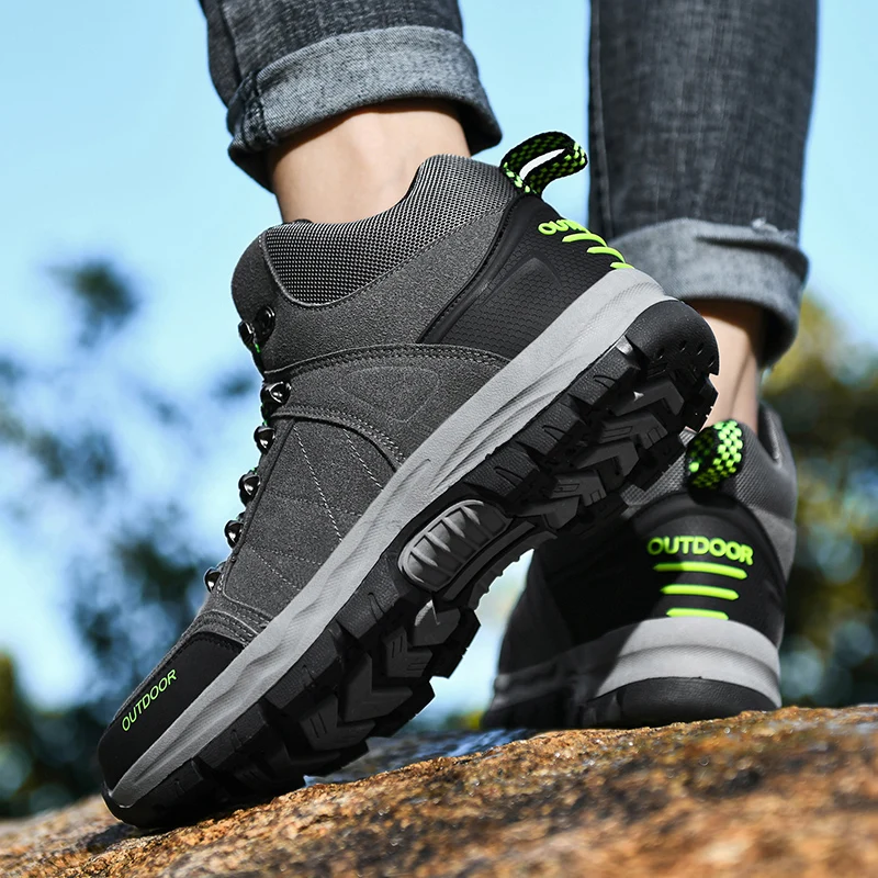 Outdoor Hiking Boots High Top Men Non-slip Walking Hiking Shoes Mountain Climbing Sport Boots Hunting Mens Sneakers Snow Boots