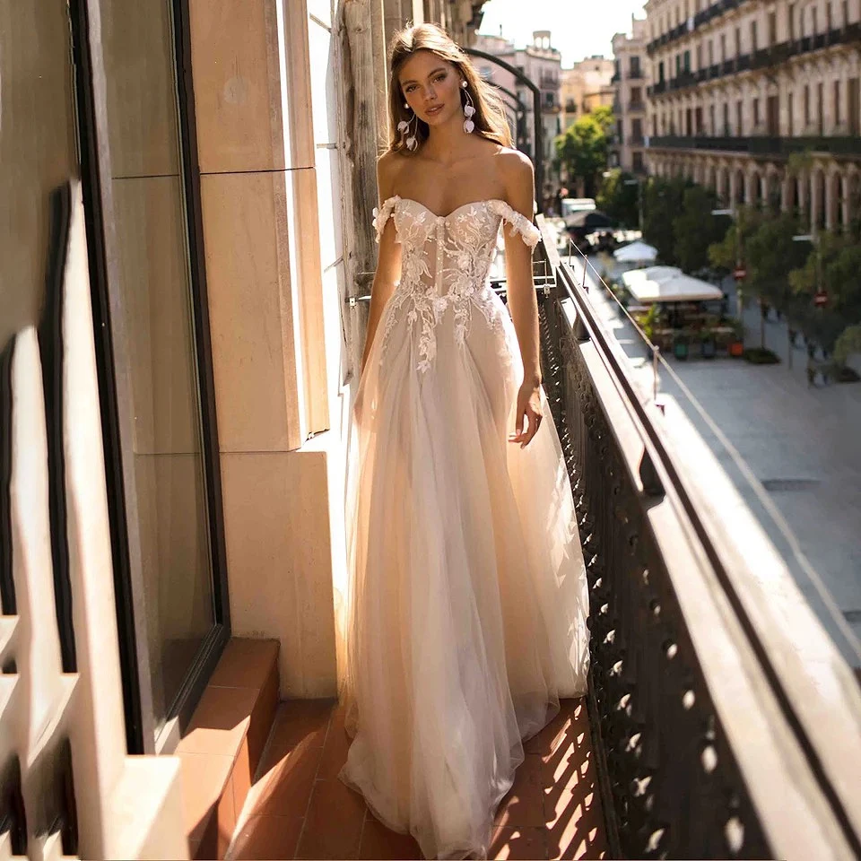 

2021 свадебное платье с открытыми плечами сердечком с открытой спиной в стиле бохо с 3D цветами из тюля ТРАПЕЦИЕВИДНОЕ кружевное привлекатель...