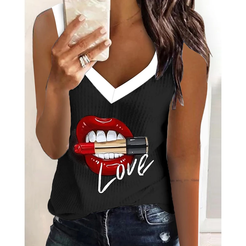 

Женский топ без рукавов, повседневный Свободный Топ в стиле Харадзюку С буквенным принтом губ и V-образным вырезом, уличная мода в стиле пэчв...