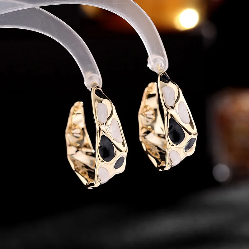 

European and American Half Circle Earrings Female Wrinkled C-shaped Simple Stud Earrings 2021New S925 Silver Needle Earrings