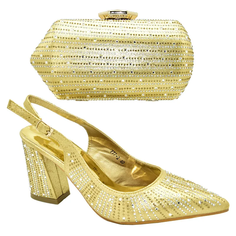 Новинка Элегантный комплект из итальянских женских туфель и сумочки винного