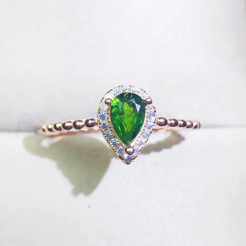 Ювелирное изделие из натурального диопсида в форме капли маленькое кольцо