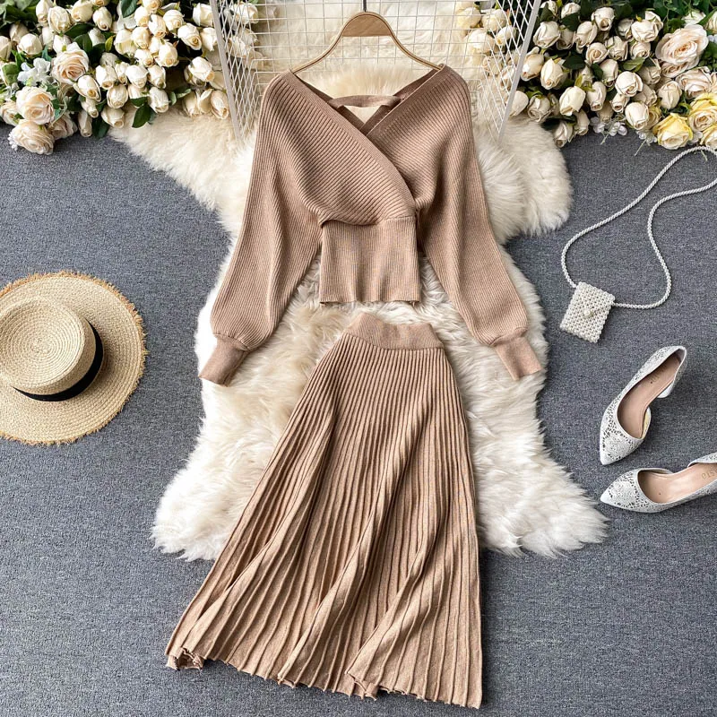 

2021 And Autumn Retro V Neck Single Breasted Long Sleeved Cardigan Temperament Skirt 2 Piece Suit C132