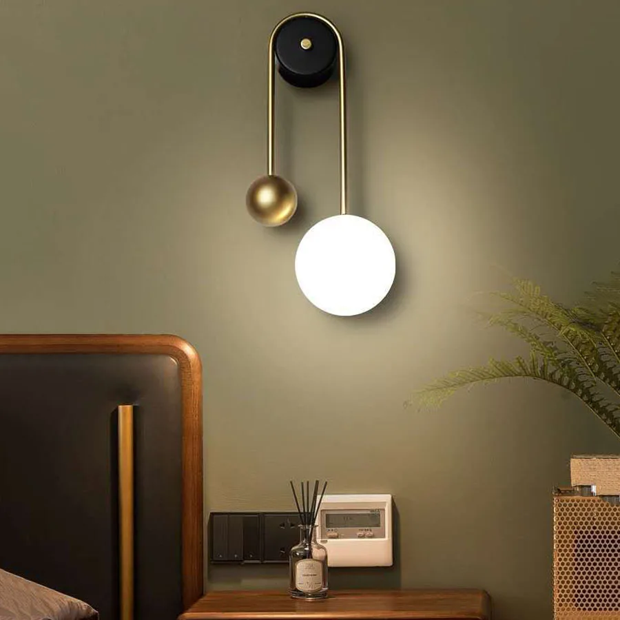 

Modern Simple Design Iron Art Wall Light Modern Golden Metal LED Wall Light Decor TV Background Living Room Bedside Wall Sconces