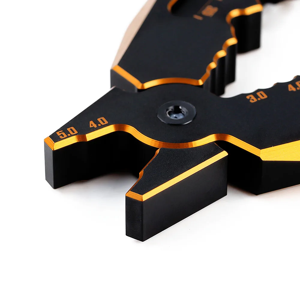 металлические плоскогубцы