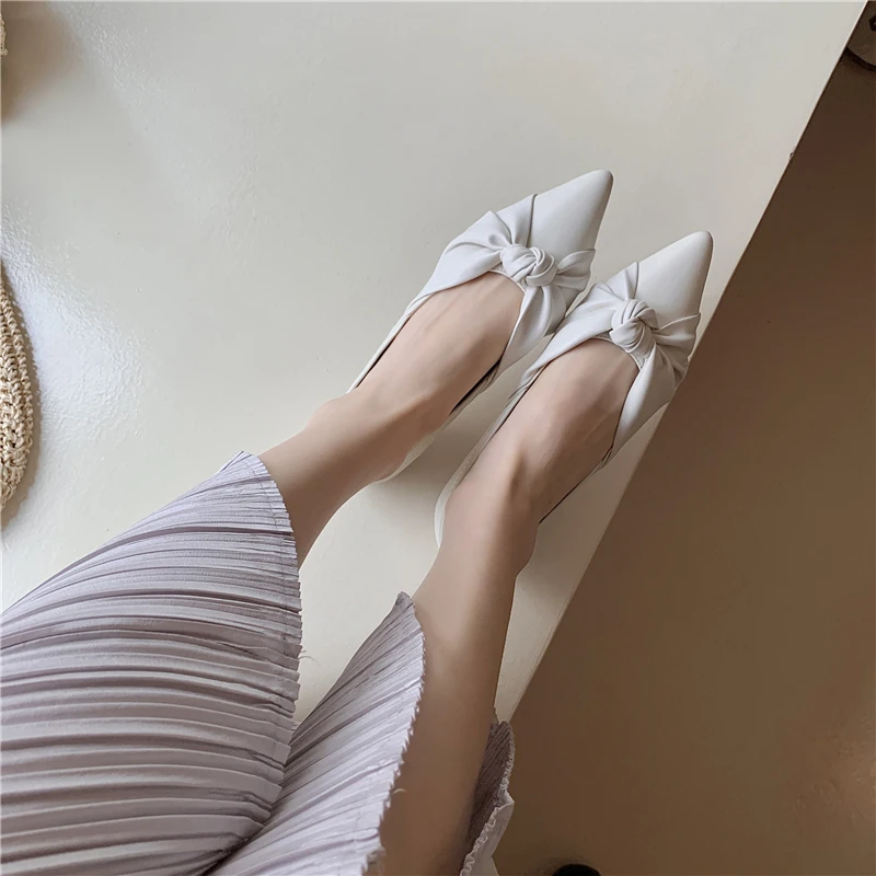

Loafers Women Elegant Style Vintage Sheepskin Cross-tied Shallow Pointed Toe Low Square Hell 3 Colors Casual Shoes Formal
