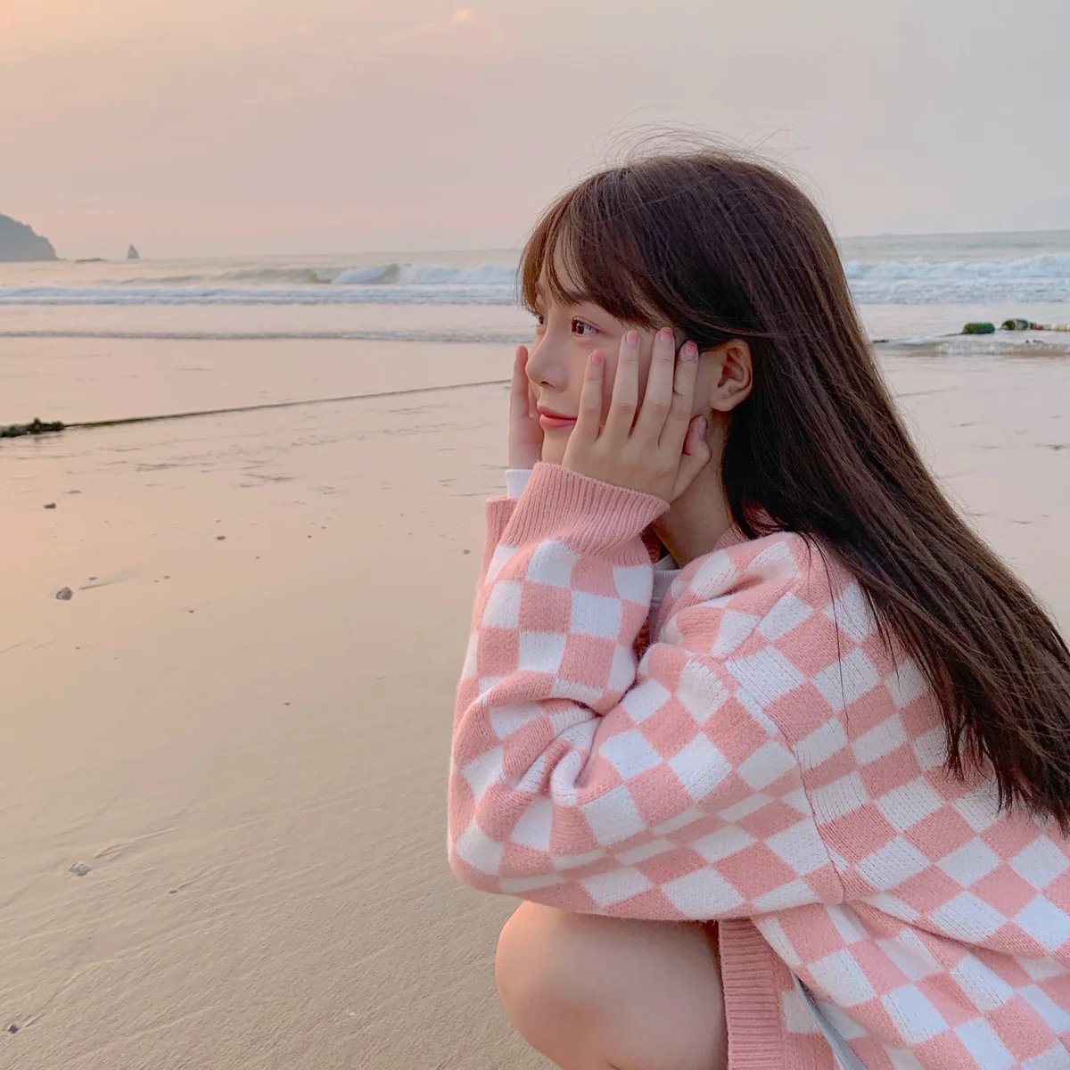 

Женский свитер-кардиган с V-образным вырезом