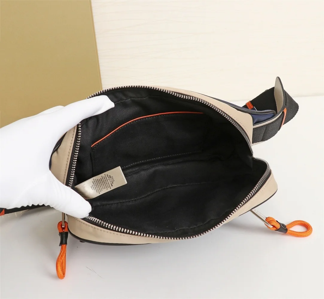 

The 2021 new waist bag can be cross-carried with a strap or tied around the waist bum bag luxury brand bag