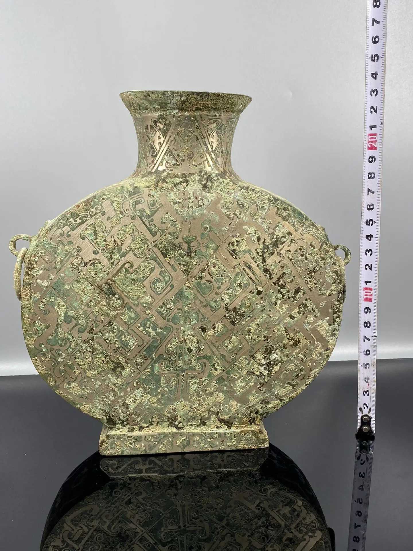 

LaoJunLu Bronze Wrong Silver Flat Bottle Weighing 1.63 Kg Imitation antique bronze masterpiece collection of solitary Chinese